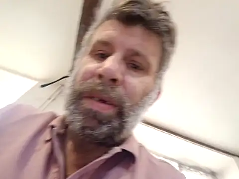 Snapshot of stud2512 chatting on 20, 4, 2026 stud2512 online show from 20, 4, 2026