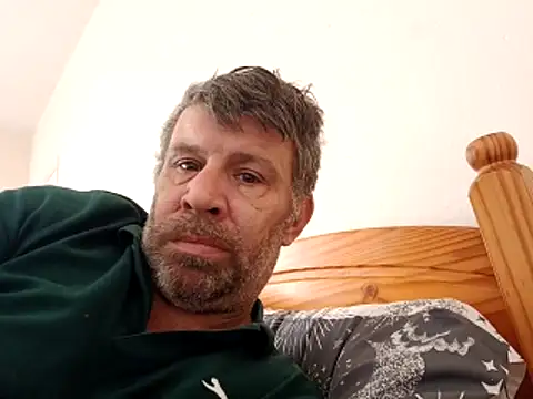 Snapshot of stud2512 chatting on 25, 4, 2026 stud2512 online show from 25, 4, 2026