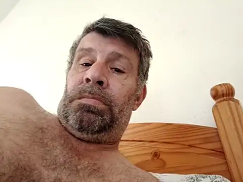 Snapshot of stud2512 chatting on 25, 4, 2026 stud2512 online show from 25, 4, 2026