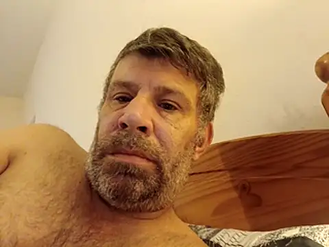 Snapshot of stud2512 chatting on 28, 4, 2026 stud2512 online show from 28, 4, 2026