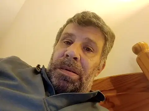Snapshot of stud2512 chatting on 28, 4, 2026 stud2512 online show from 28, 4, 2026