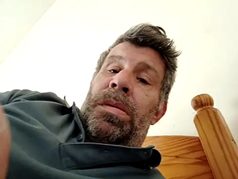 Snapshot of stud2512 chatting on 29, 4, 2026 stud2512 online show from 29, 4, 2026