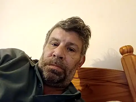 Snapshot of stud2512 chatting on 29, 4, 2026 stud2512 online show from 29, 4, 2026