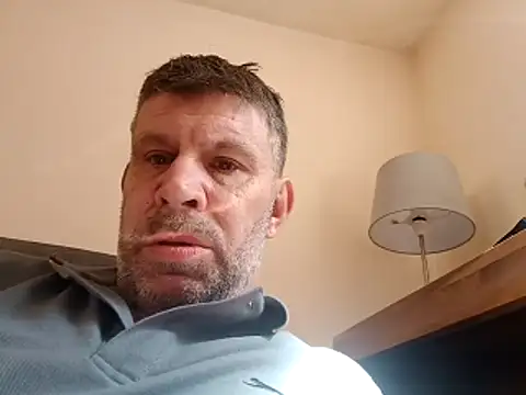 Snapshot of stud2512 chatting on 1, 5, 2026 stud2512 online show from 1, 5, 2026