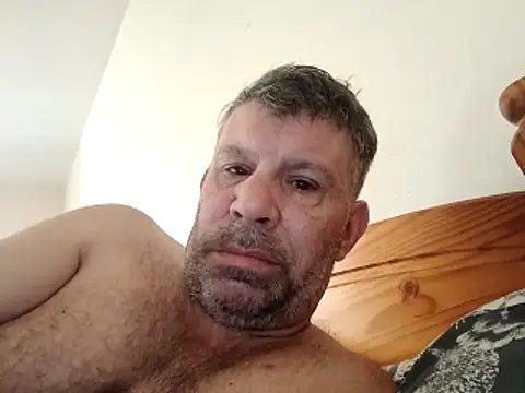 Snapshot of stud2512 chatting on 2, 5, 2026 stud2512 online show from 2, 5, 2026