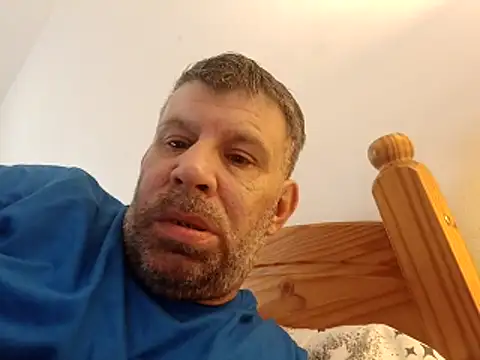 Snapshot of stud2512 chatting on 3, 5, 2026 stud2512 online show from 3, 5, 2026