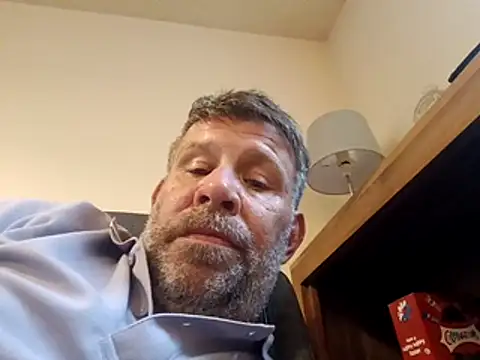 Snapshot of stud2512 chatting on 13, 5, 2026 stud2512 online show from 13, 5, 2026