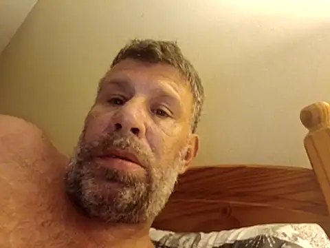 Snapshot of stud2512 chatting on 14, 5, 2026 stud2512 online show from 14, 5, 2026