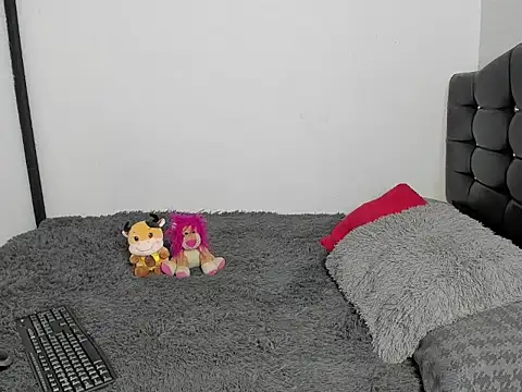 Snapshot of LatinaQueen23 chatting on 9, 3, 2026 LatinaQueen23 online show from 9, 3, 2026