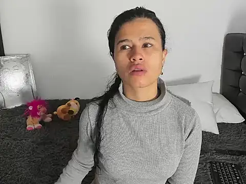 Snapshot of LatinaQueen23 chatting on 27, 3, 2026 LatinaQueen23 online show from 27, 3, 2026