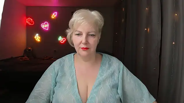 Snapshot of Mary-Leee chatting on 1, 6, 2026 Mary-Leee online show from 1, 6, 2026