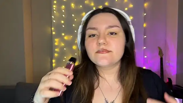 Snapshot of RiotKitten1 chatting on 28, 2, 2026 RiotKitten1 online show from 28, 2, 2026