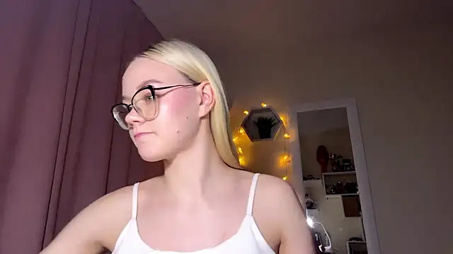 Snapshot of MiaCashe chatting on 2, 3, 2026 MiaCashe online show from 2, 3, 2026