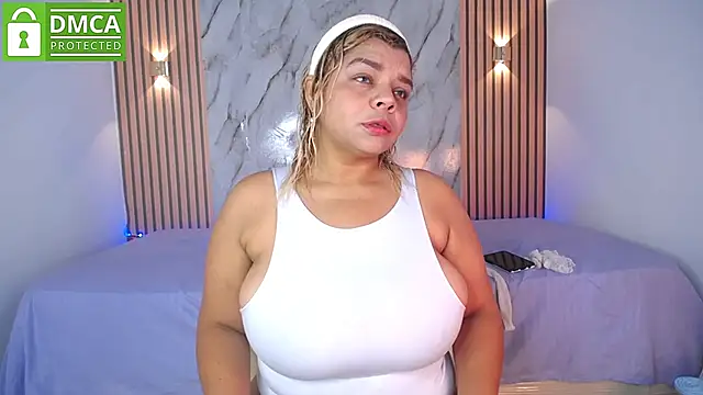 Snapshot of CasieBigtits chatting on 10, 6, 2026 CasieBigtits online show from 10, 6, 2026