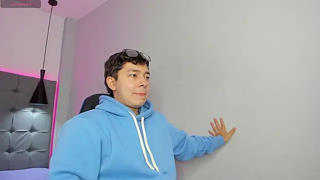 Julian Smith21 online show from 12, 3, 2026