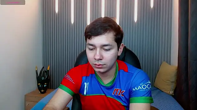 Julian Smith21 online show from 23, 3, 2026