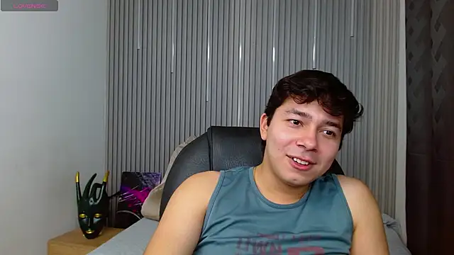Snapshot of Julian_Smith21 chatting on 6, 5, 2026 Julian Smith21 online show from 6, 5, 2026