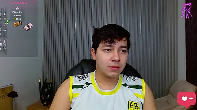 Snapshot of Julian_Smith21 chatting on 7, 5, 2026 Julian Smith21 online show from 7, 5, 2026