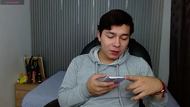 Snapshot of Julian_Smith21 chatting on 15, 5, 2026 Julian Smith21 online show from 15, 5, 2026