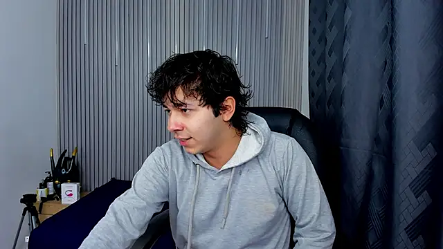 Snapshot of Julian_Smith21 chatting on 26, 5, 2026 Julian Smith21 online show from 26, 5, 2026