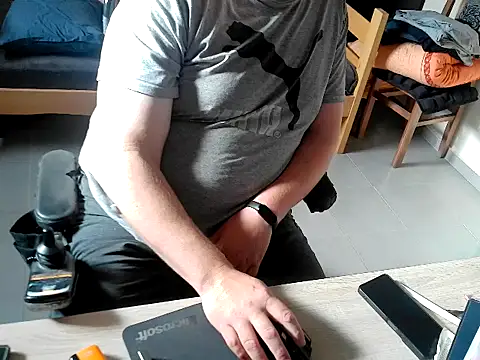 Snapshot of pozitiva000 chatting on 12, 4, 2026 pozitiva000 online show from 12, 4, 2026