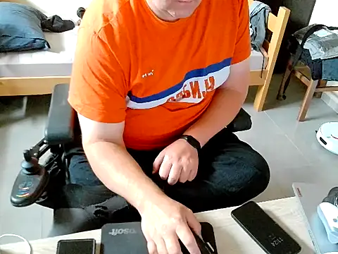 Snapshot of pozitiva000 chatting on 8, 7, 2026 pozitiva000 online show from 8, 7, 2026