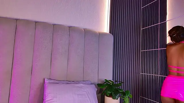 AlessiaAuren online show from 15, 4, 2026