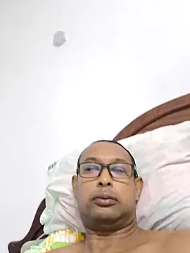 Snapshot of emperator13 chatting on 28, 4, 2026 emperator13 online show from 28, 4, 2026