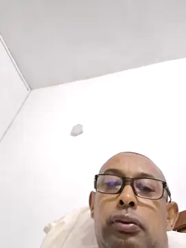 Snapshot of emperator13 chatting on 15, 5, 2026 emperator13 online show from 15, 5, 2026