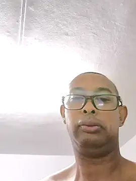 Snapshot of emperator13 chatting on 17, 5, 2026 emperator13 online show from 17, 5, 2026