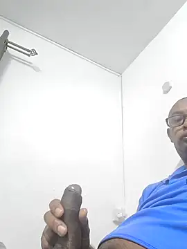 Snapshot of emperator13 chatting on 21, 5, 2026 emperator13 online show from 21, 5, 2026