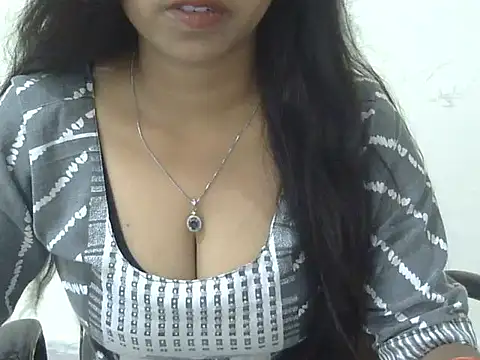 cute momo love online show from 5, 7, 2026