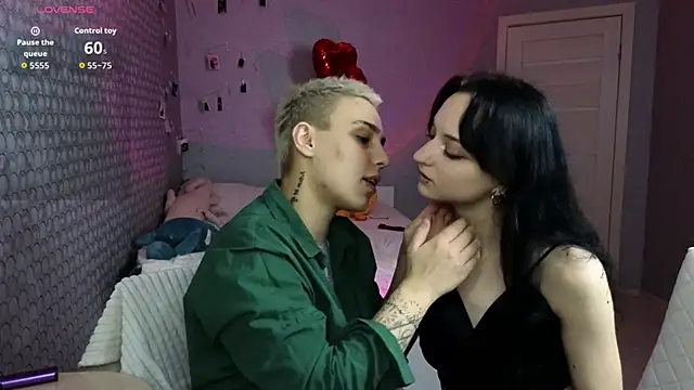 Snapshot of LuxuryLoverss chatting on 24, 2, 2026 LuxuryLoverss online show from 24, 2, 2026