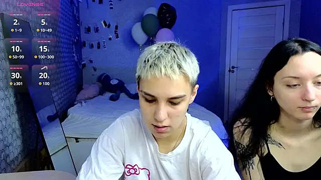 LuxuryLoverss online show from 12, 4, 2026