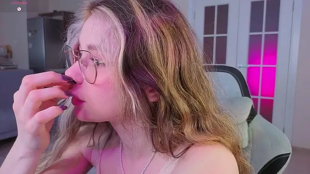 Dipamelly online show from 1, 4, 2026