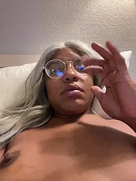 Snapshot of princessandthefootjob chatting on 30, 4, 2026 princessandthefootjob online show from 30, 4, 2026