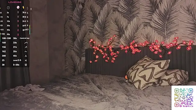 HinaVibe online show from 18, 4, 2026