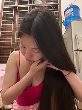 Miumieu2 online show from 17, 4, 2026