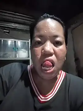 Snapshot of sweet_lhyn chatting on 6, 5, 2026 sweet lhyn online show from 6, 5, 2026