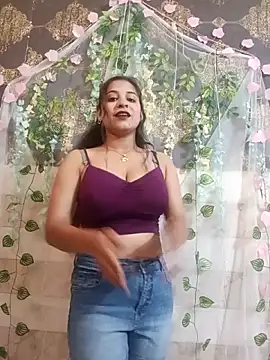 Snapshot of lovely-girl99 chatting on 13, 3, 2026 lovely-girl99 online show from 13, 3, 2026