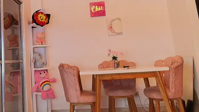 CamilaVelour online show from 17, 4, 2026