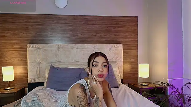 Snapshot of CamilaVelour chatting on 24, 6, 2026 CamilaVelour online show from 24, 6, 2026