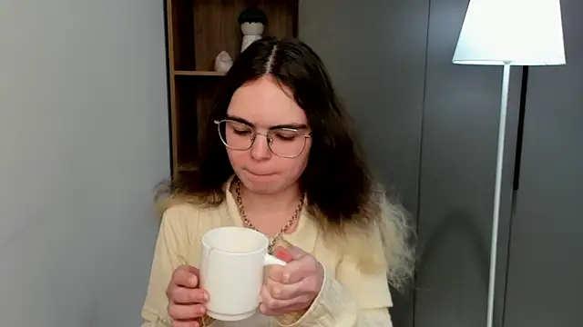 Snapshot of MyrlZangger chatting on 24, 2, 2026 MyrlZangger online show from 24, 2, 2026