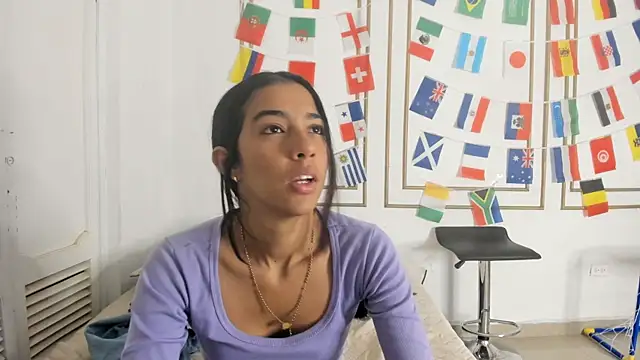 Snapshot of emily_gaviria1 chatting on 9, 7, 2026 emily gaviria1 online show from 9, 7, 2026
