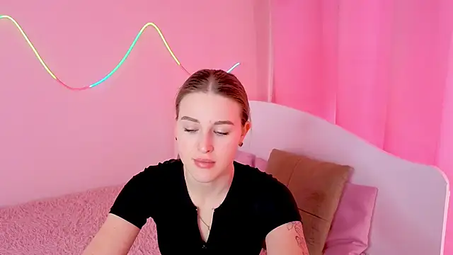 Snapshot of Violettta_doll chatting on 28, 2, 2026 Violettta doll online show from 28, 2, 2026