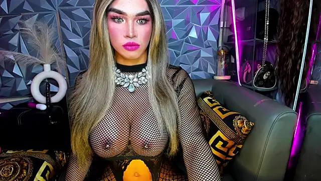 Snapshot of 10inDominant_Ayesha chatting on 25, 3, 2026 10inDominant Ayesha online show from 25, 3, 2026