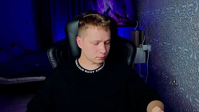 Karl Night  online show from 4, 6, 2026