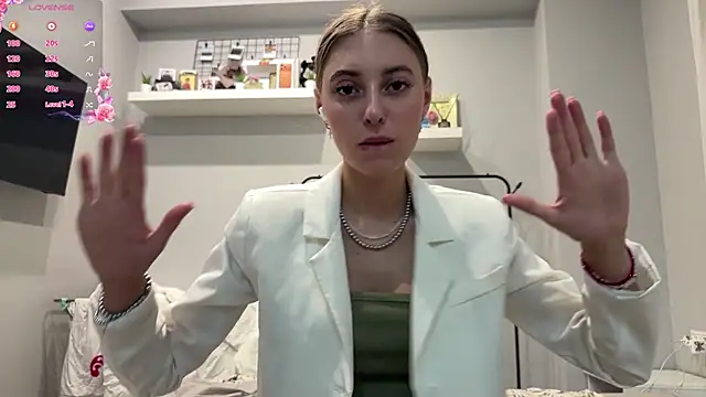 selena favn online show from 17, 6, 2026