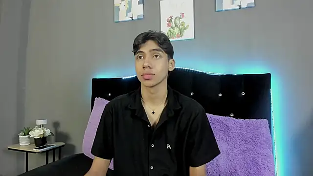 Snapshot of Eros_Lux chatting on 10, 4, 2026 Eros Lux online show from 10, 4, 2026