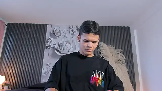 DylanRoyce  online show from 22, 3, 2026